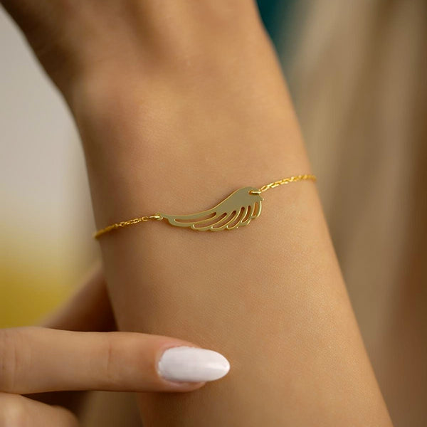 18K Gold Plated Silver Angel Wing Bracelet for a Chic and Elegant Look