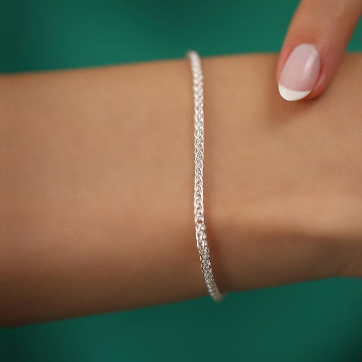 woman chain bracelet