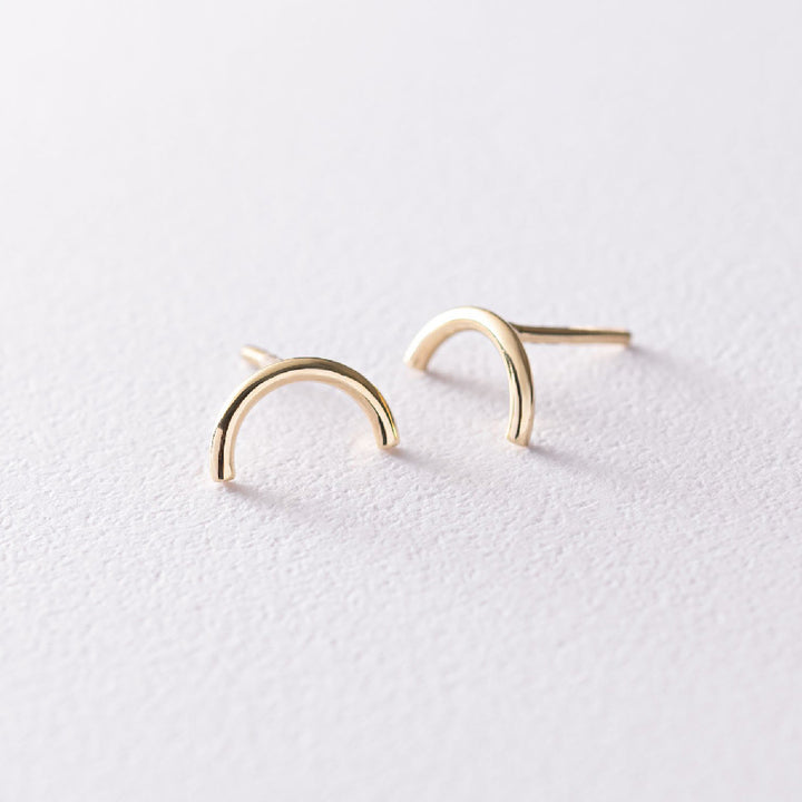 Curved Wire Stud